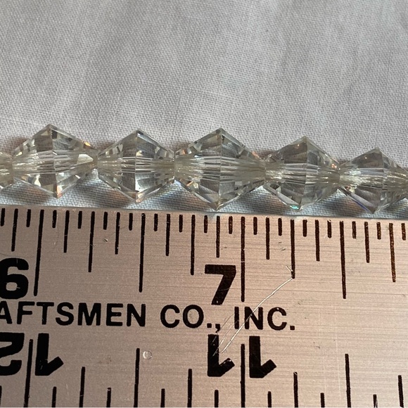 Vintage 13 3/4” crystal necklace. Not signed. - Picture 5 of 5